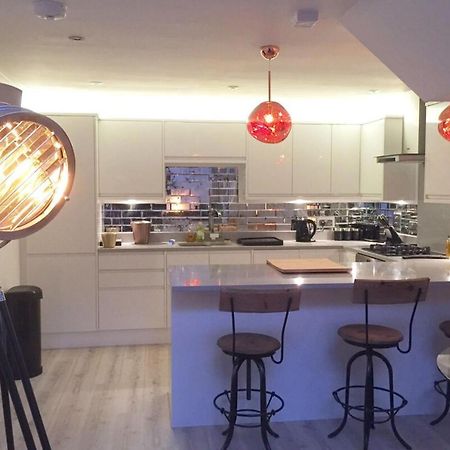 Spacious 1 Bedroom Split Level Old Pub Conversion Tower Bridge Londra Exterior foto