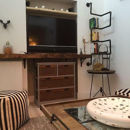 Spacious 1 Bedroom Split Level Old Pub Conversion Tower Bridge Londra Exterior foto