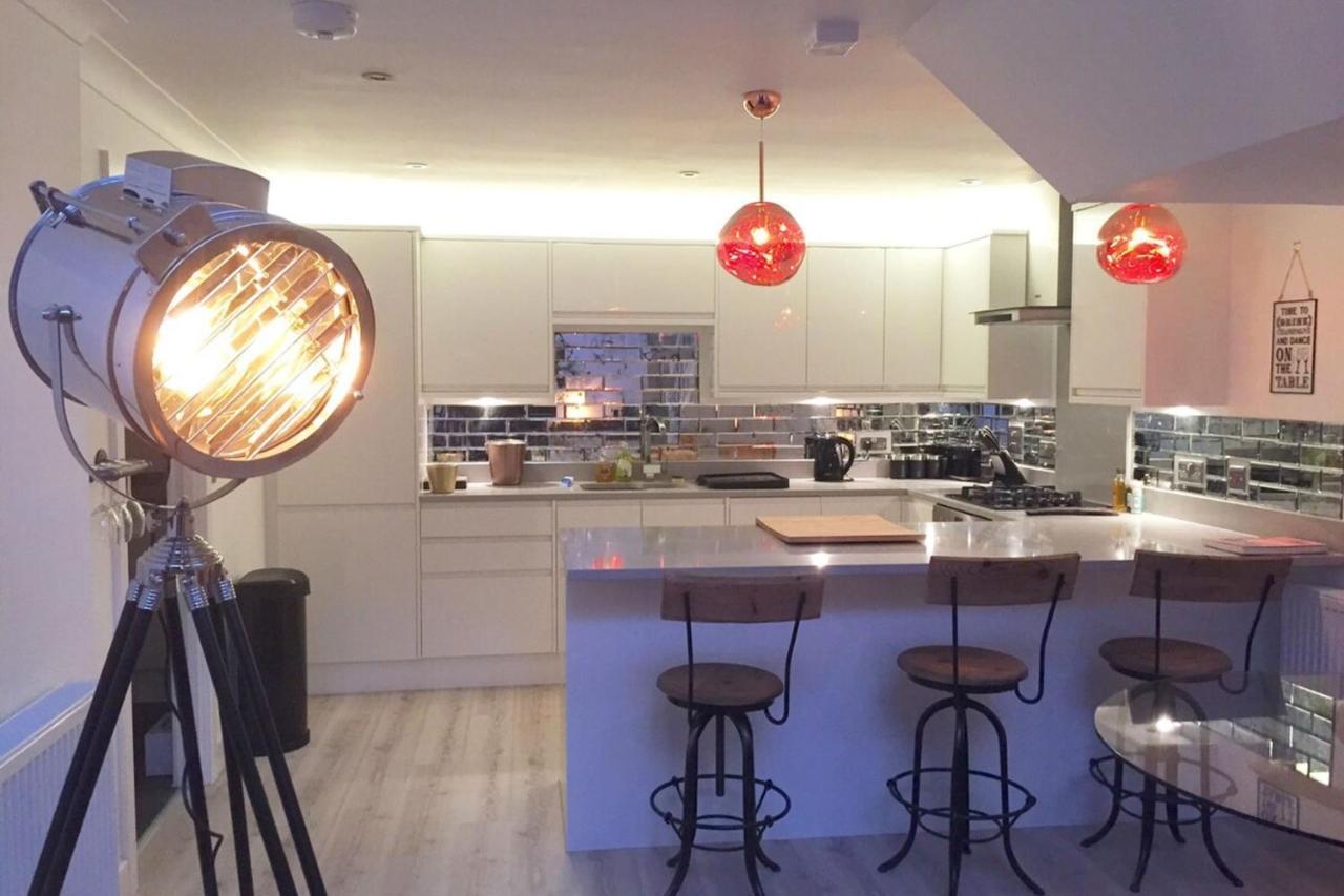 Spacious 1 Bedroom Split Level Old Pub Conversion Tower Bridge Londra Exterior foto
