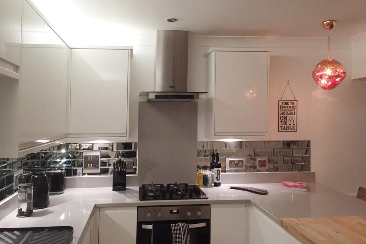 Spacious 1 Bedroom Split Level Old Pub Conversion Tower Bridge Londra Exterior foto