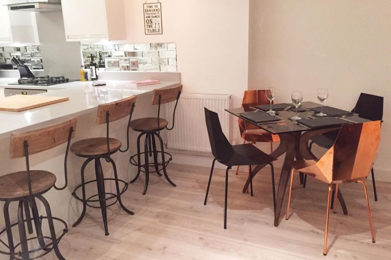 Spacious 1 Bedroom Split Level Old Pub Conversion Tower Bridge Londra Exterior foto