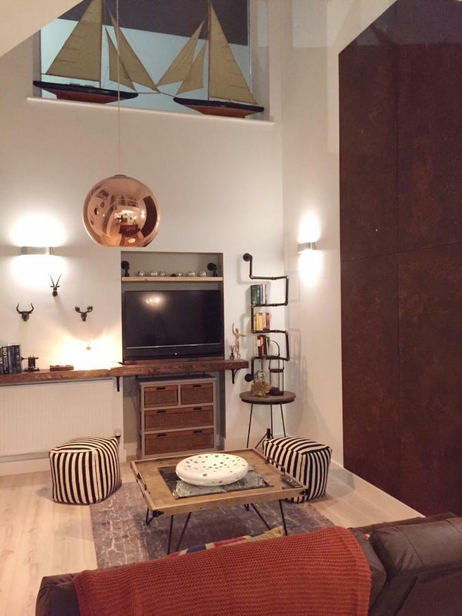Spacious 1 Bedroom Split Level Old Pub Conversion Tower Bridge Londra Exterior foto