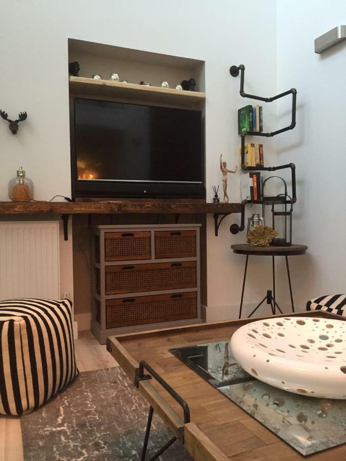 Spacious 1 Bedroom Split Level Old Pub Conversion Tower Bridge Londra Exterior foto